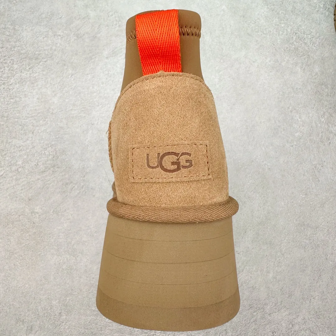 Pick up locally💰520 UGG 8170 classic autumn and winter sheepskin and fur integrated snow boots. Private order price and ingenious positioning. Direct supply from Sangpo eight-year-old factory. Reject high profits. Differentiate pig-killing version. Longfeng A-grade Australian imported sheepskin and fur integrated. Fully follow the ZP process. OEM original pattern maker. Adhere to no original shoes and no development options. Pay attention to every detail. The most authentic version on the market. TREADLITE "light wing" technology outsole. Lightweight/durable/flexible/pile-type suede upper, fine skin-friendly recycled polyester fiber piping, comfortable and easy to care for, good warmth retention, UGG plush™ lining and insole, soft and skin-friendly, comfortable and warm, classic shoe shape with lightweight thick sole, stable and fashionable for autumn and winter street style, Treadlite by UGG light wing outsole, light cushioning, reducing the burden on your feet, comfortable and lightweight, helping you to play easily all day long. Size: 35 36 37 38 39 40 41 Coding: by3936000